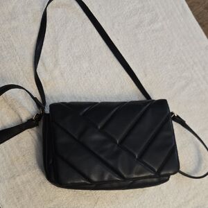 H&M Black Minimalist Crossbody Bag with Adjustable Straps